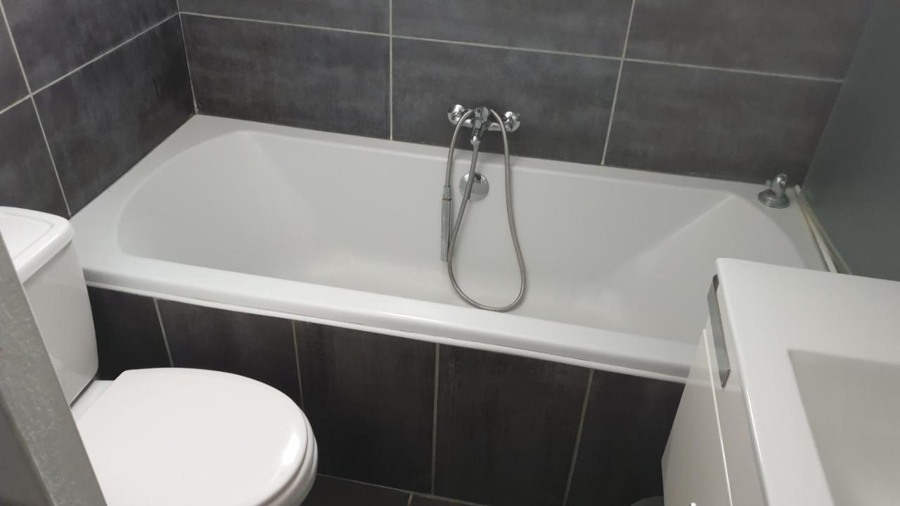 Mas La Farelle Gite, Fitness & Salle De Jeux Gratuite & Spa En Supplement Nimes Exterior photo